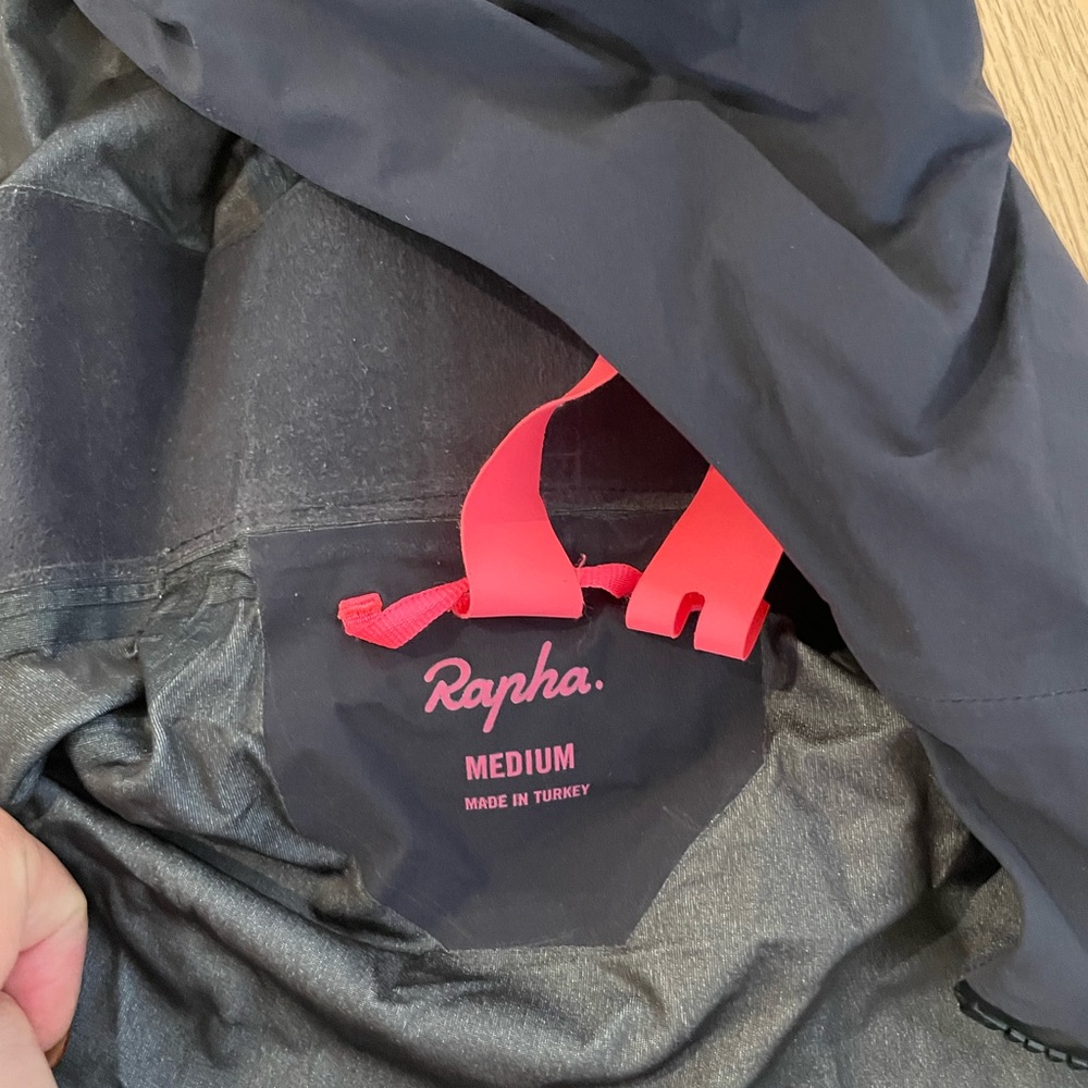Rapha Fully Waterproof, Breathable Rain Jacket - image 9
